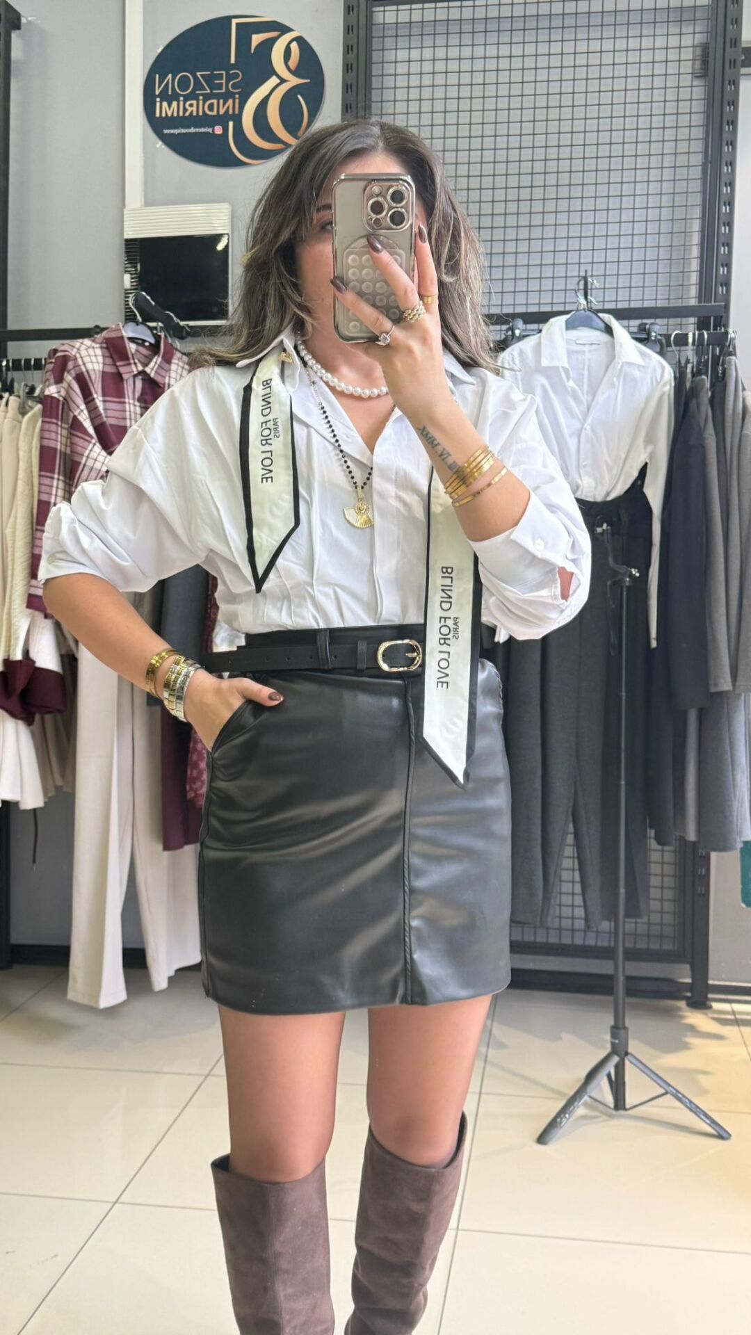 Kendinden Kemerli İçi Şortlu Deri Etek