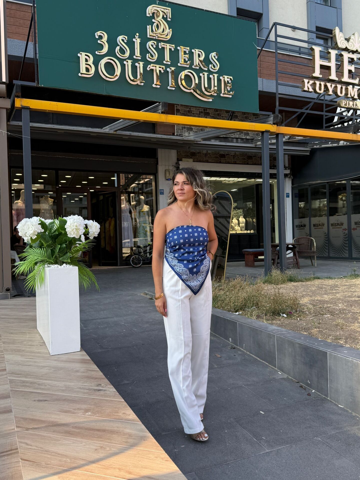 Saten Sırtı Bağlamalı Straplez Bluz