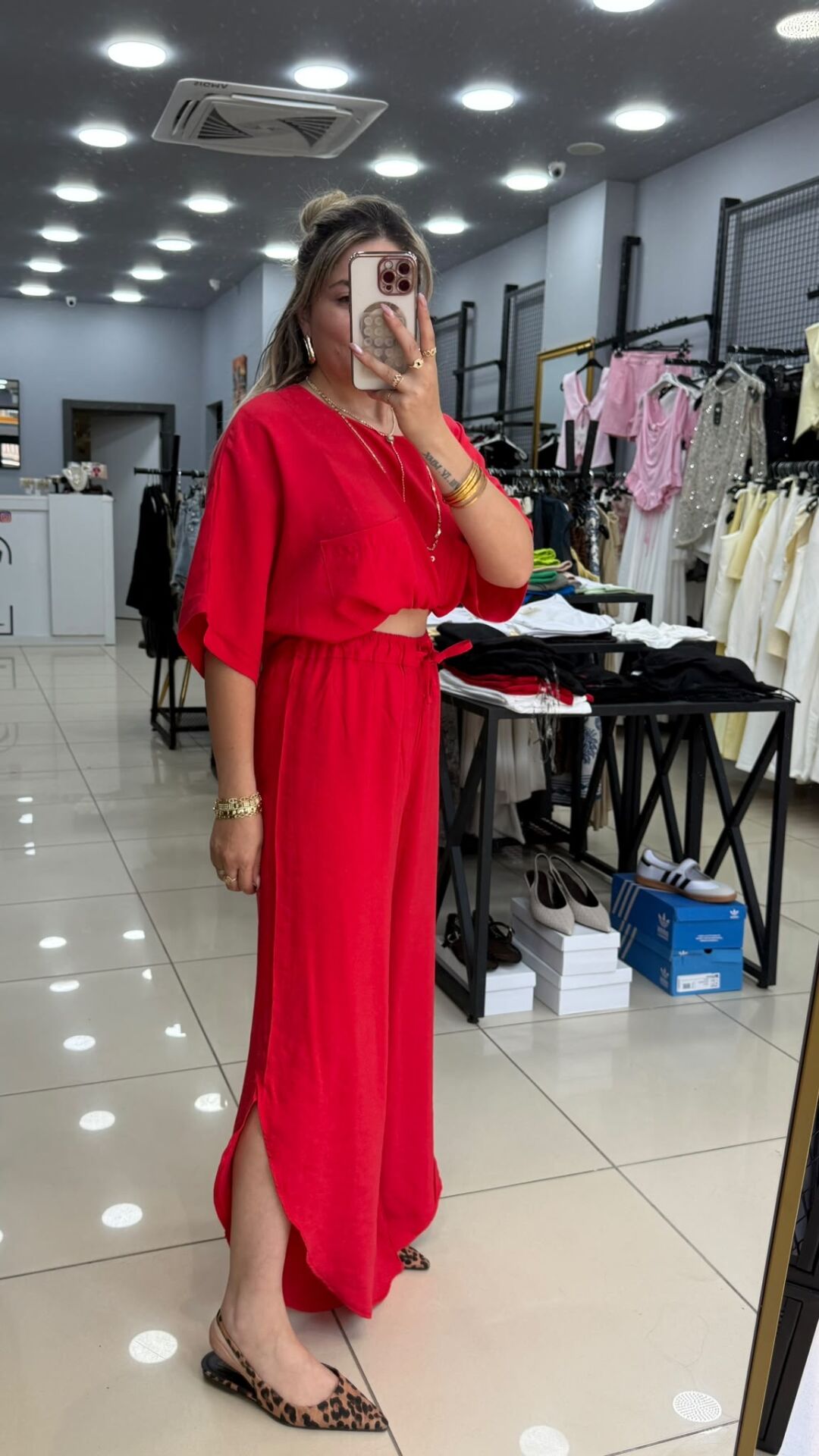 Yandan Yırtmaçlı Pantolon Simit Yaka Tshırt Takım