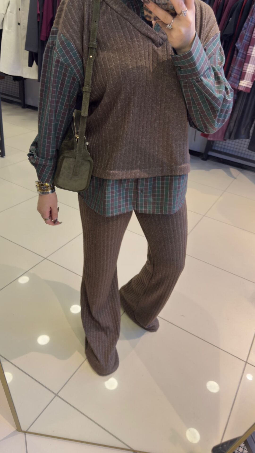 Gömlek Detaylı Triko Takım