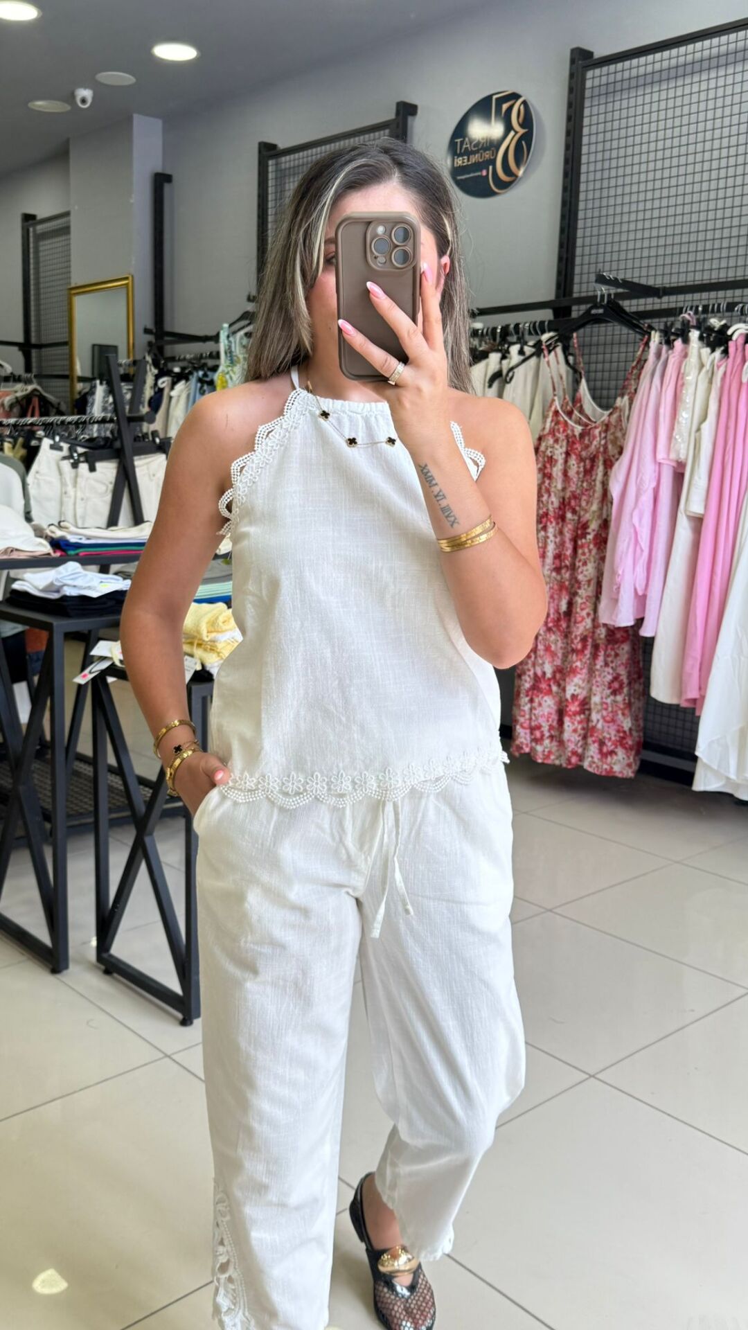 Keten İşlemeli Bluz