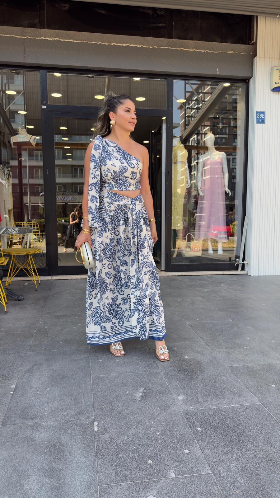 Saten Tek Omuz Detaylı Takım