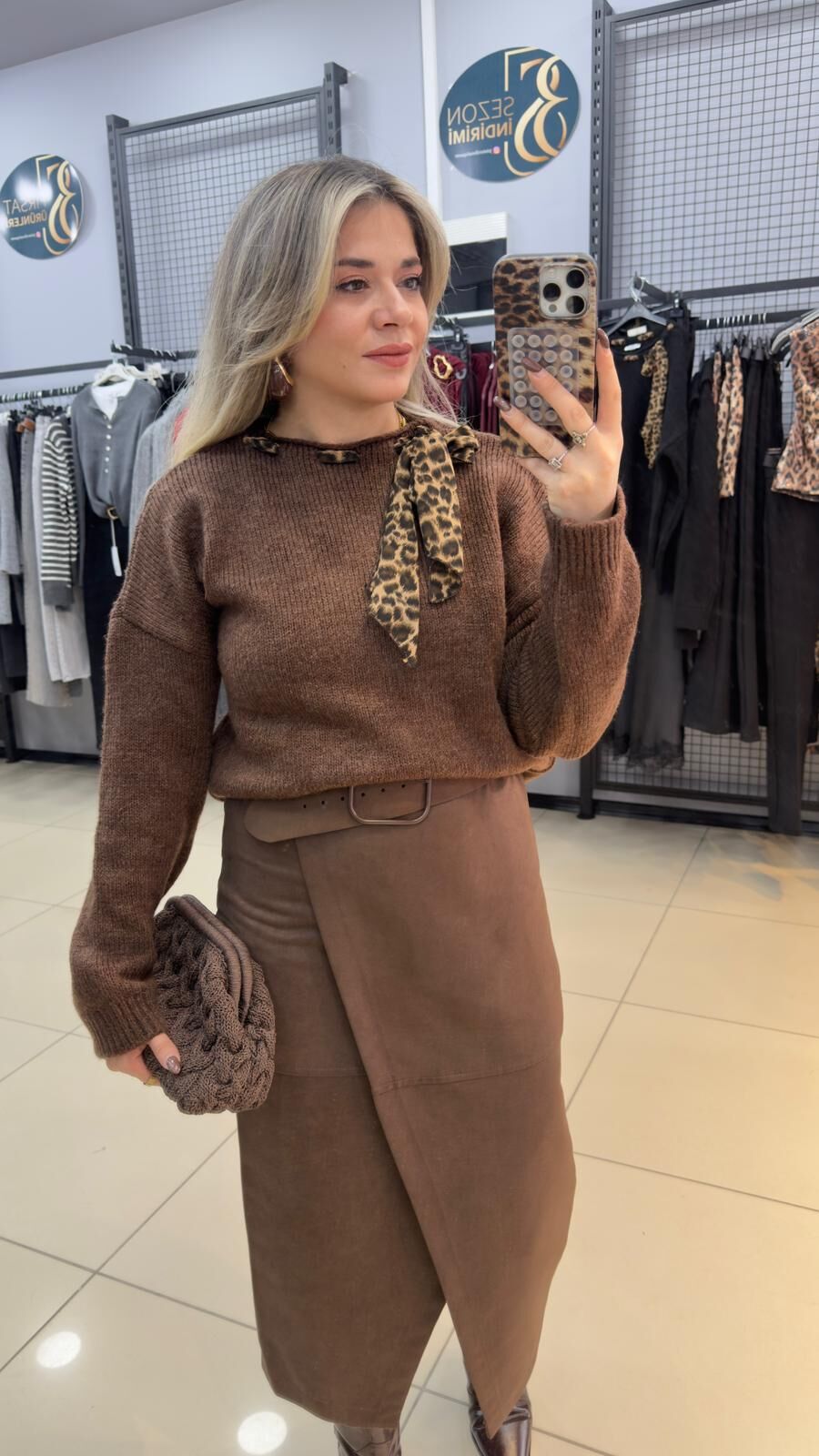 Kendinden Leopar Fular Detaylı Kazak-KAHVE