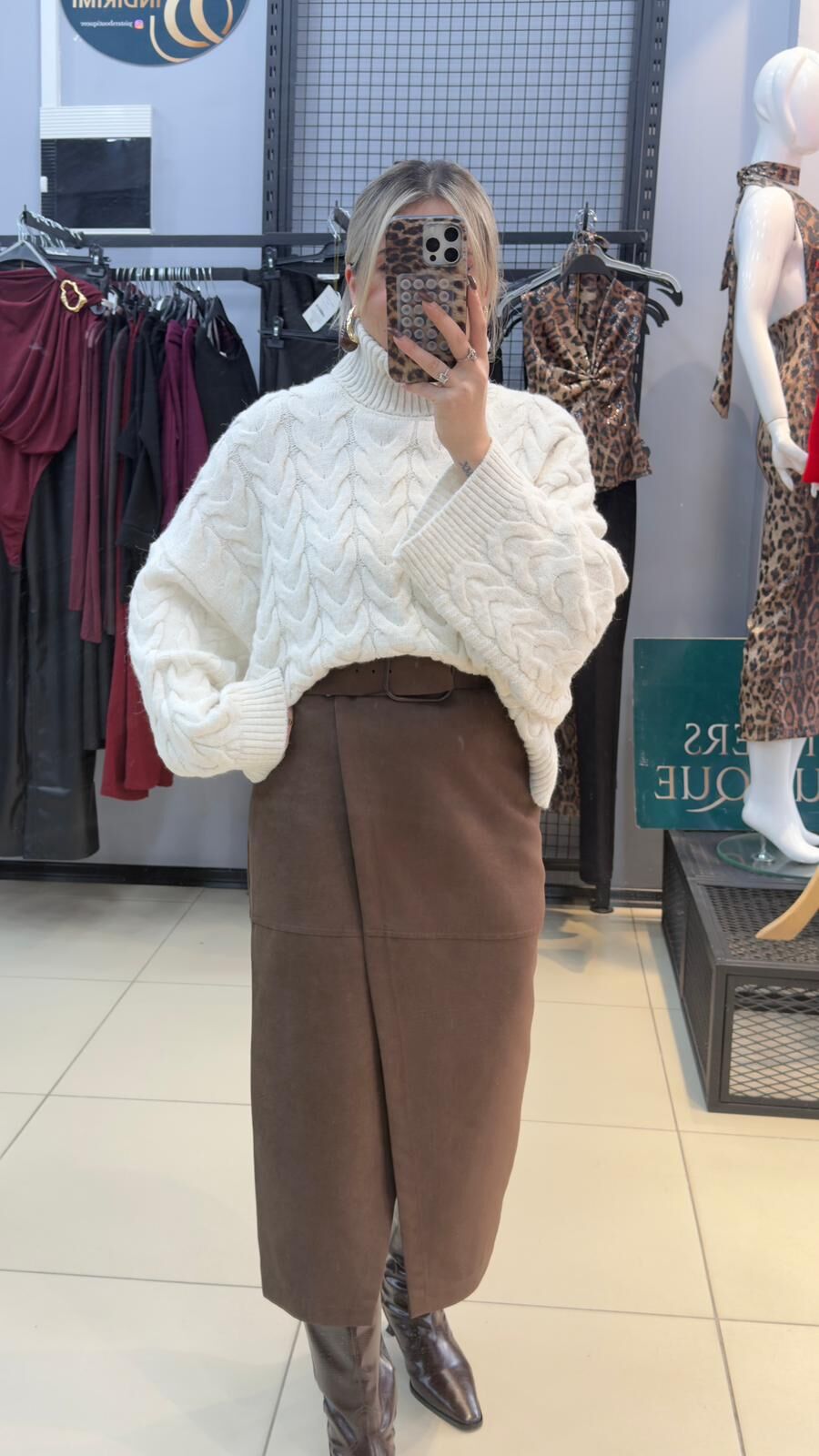 Geniş Kol Detaylı Desenli  Kazak