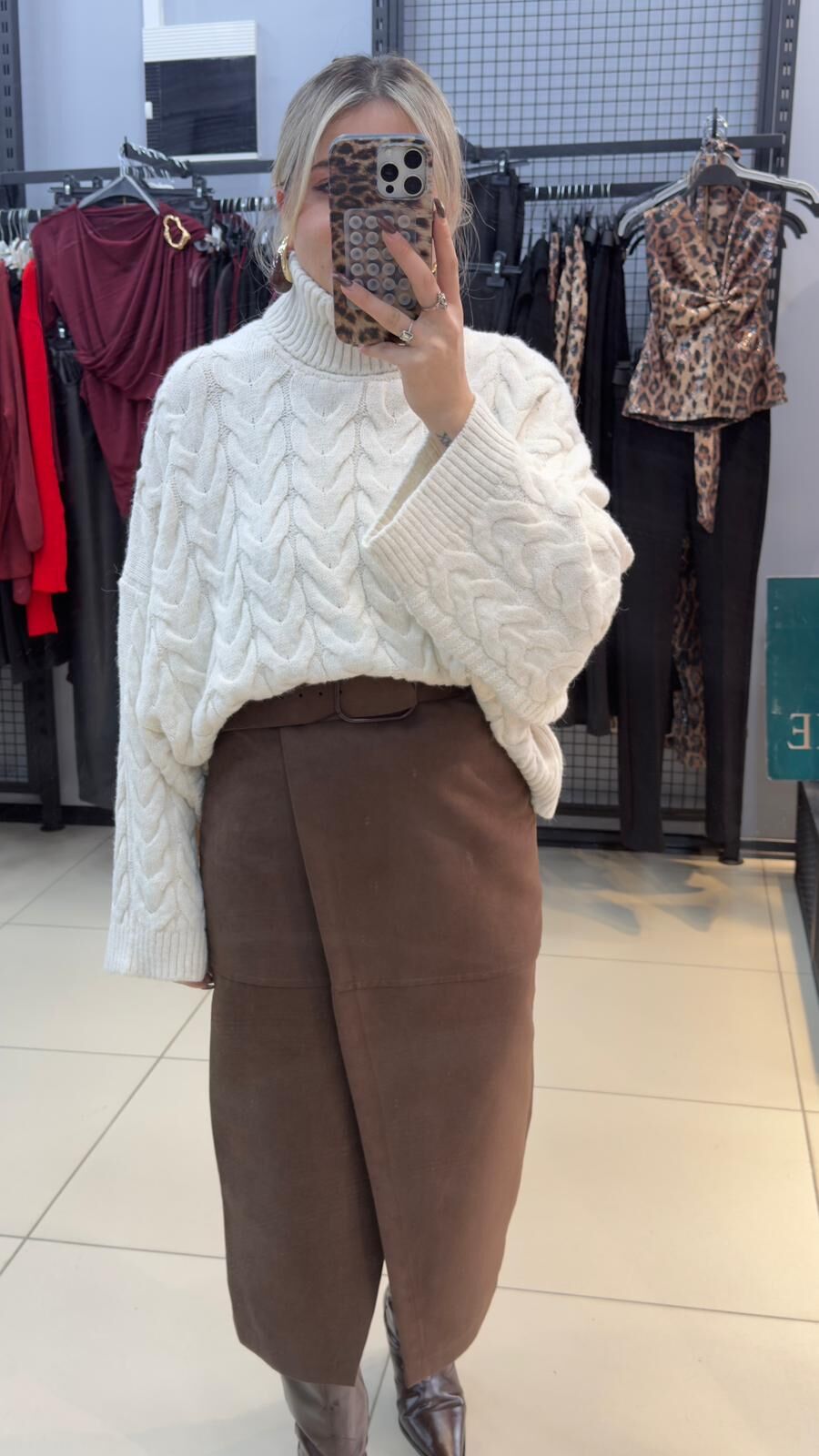 Geniş Kol Detaylı Desenli  Kazak