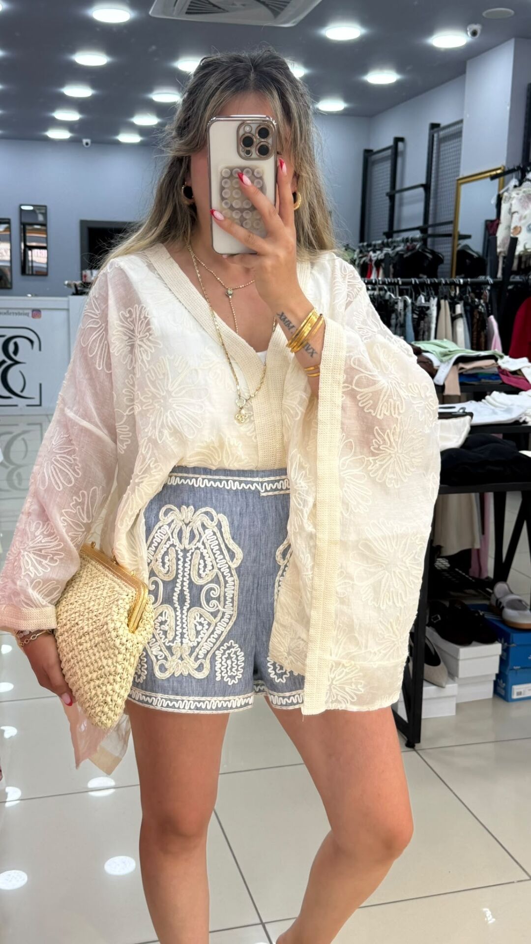 İşlemeli Pareo Görünümlü Bluz
