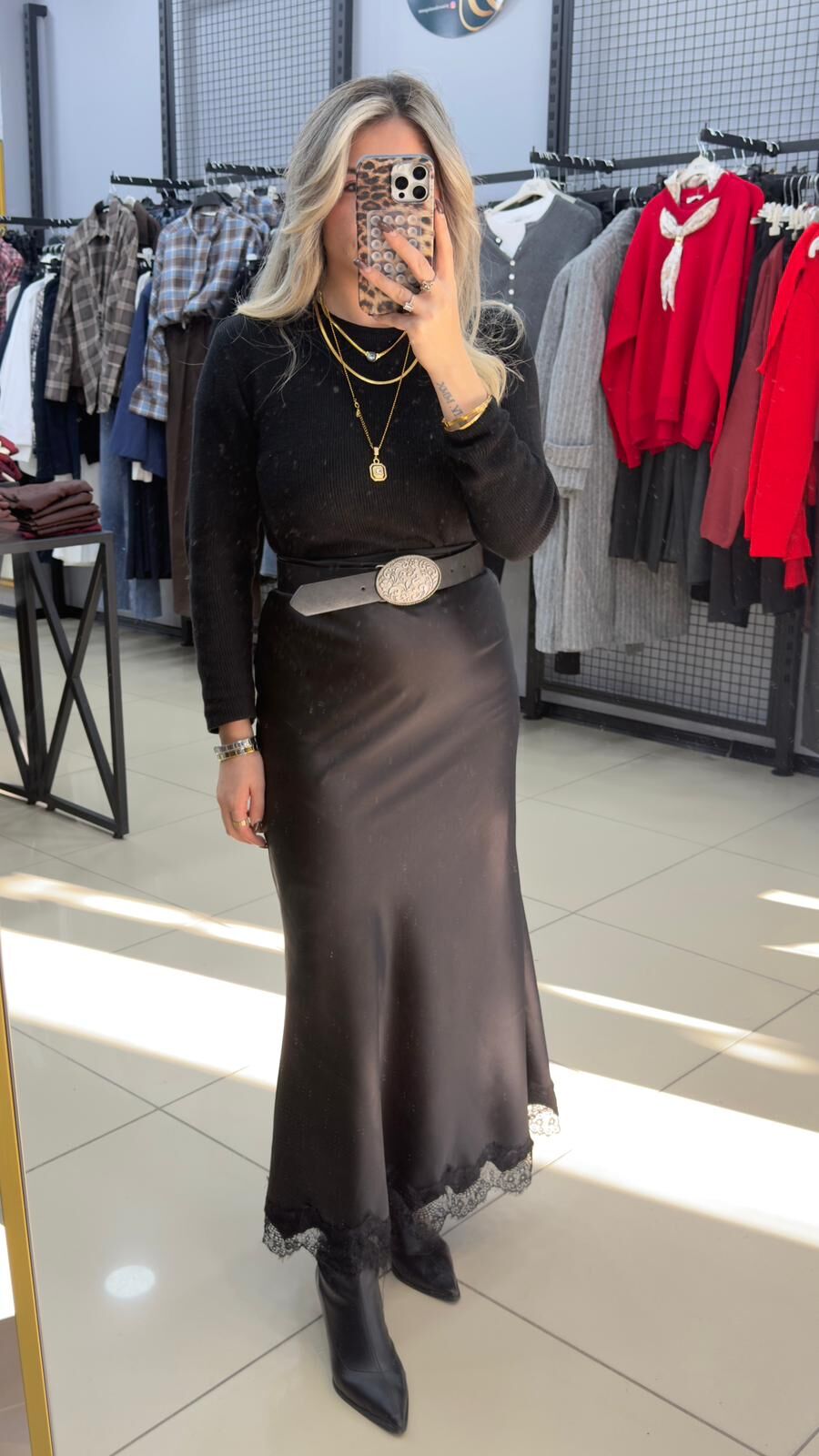 Tasarım Dantelli Etek