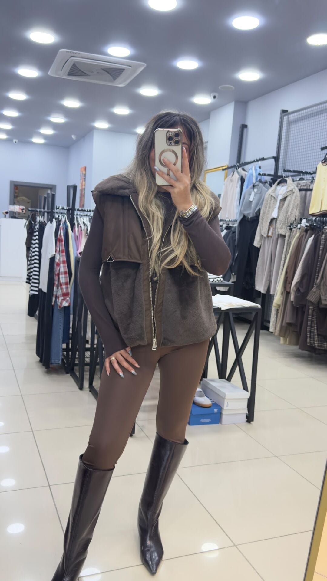 Marka Model Tasarım Peluş Yelek