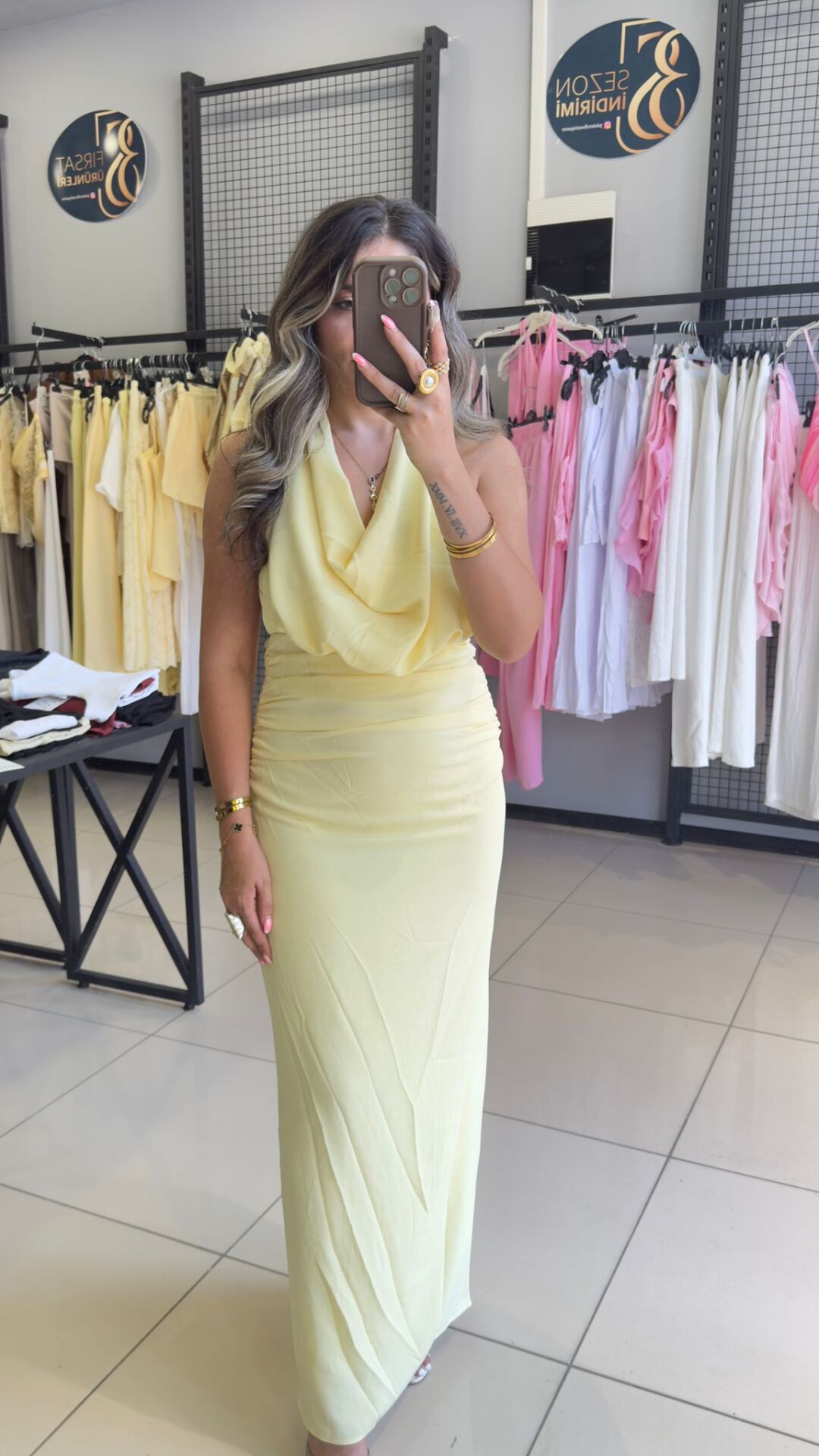 Yaka Dökümlü Elbise-SARI