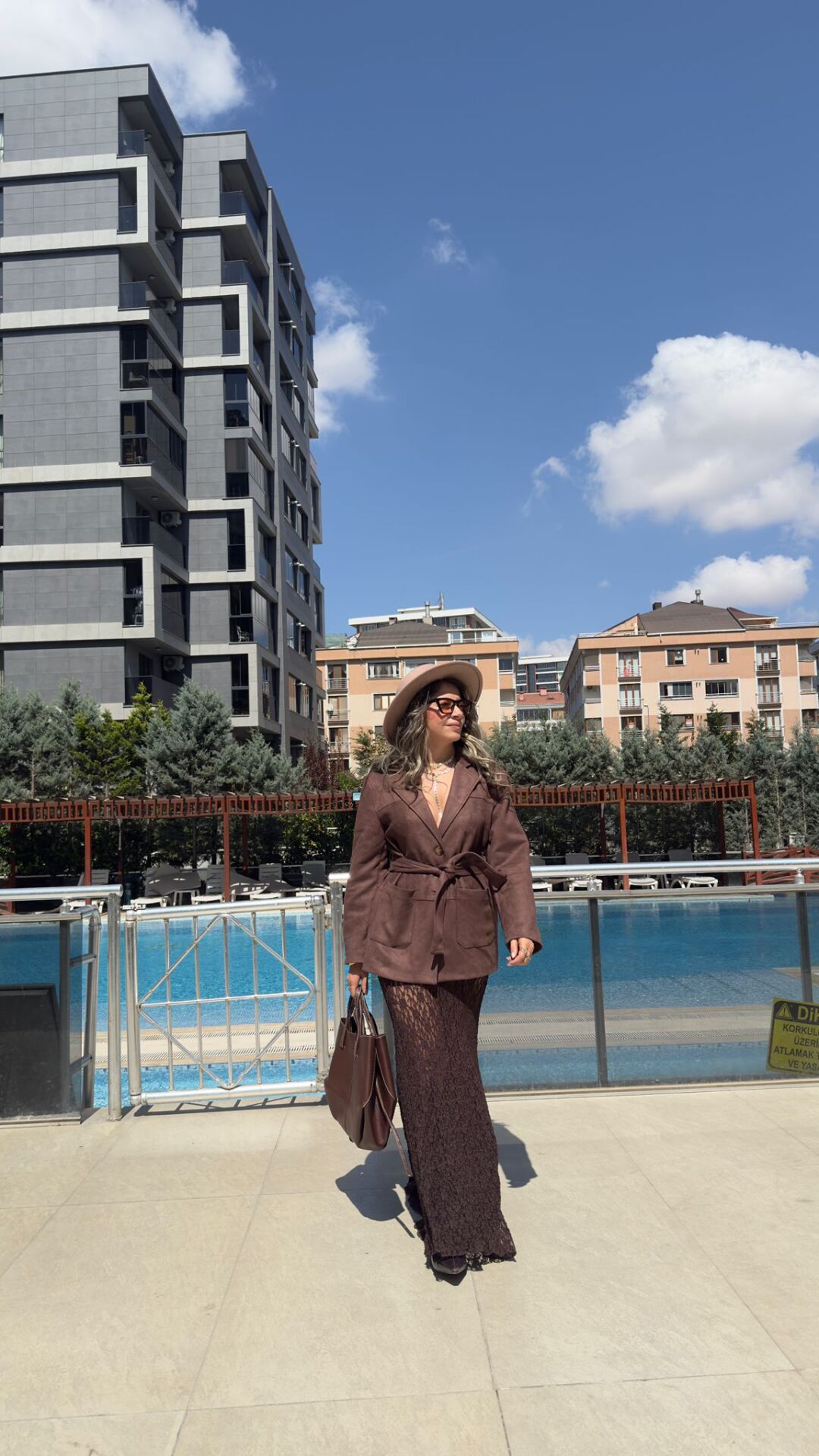 Beli Lastikli Dantelli Etek