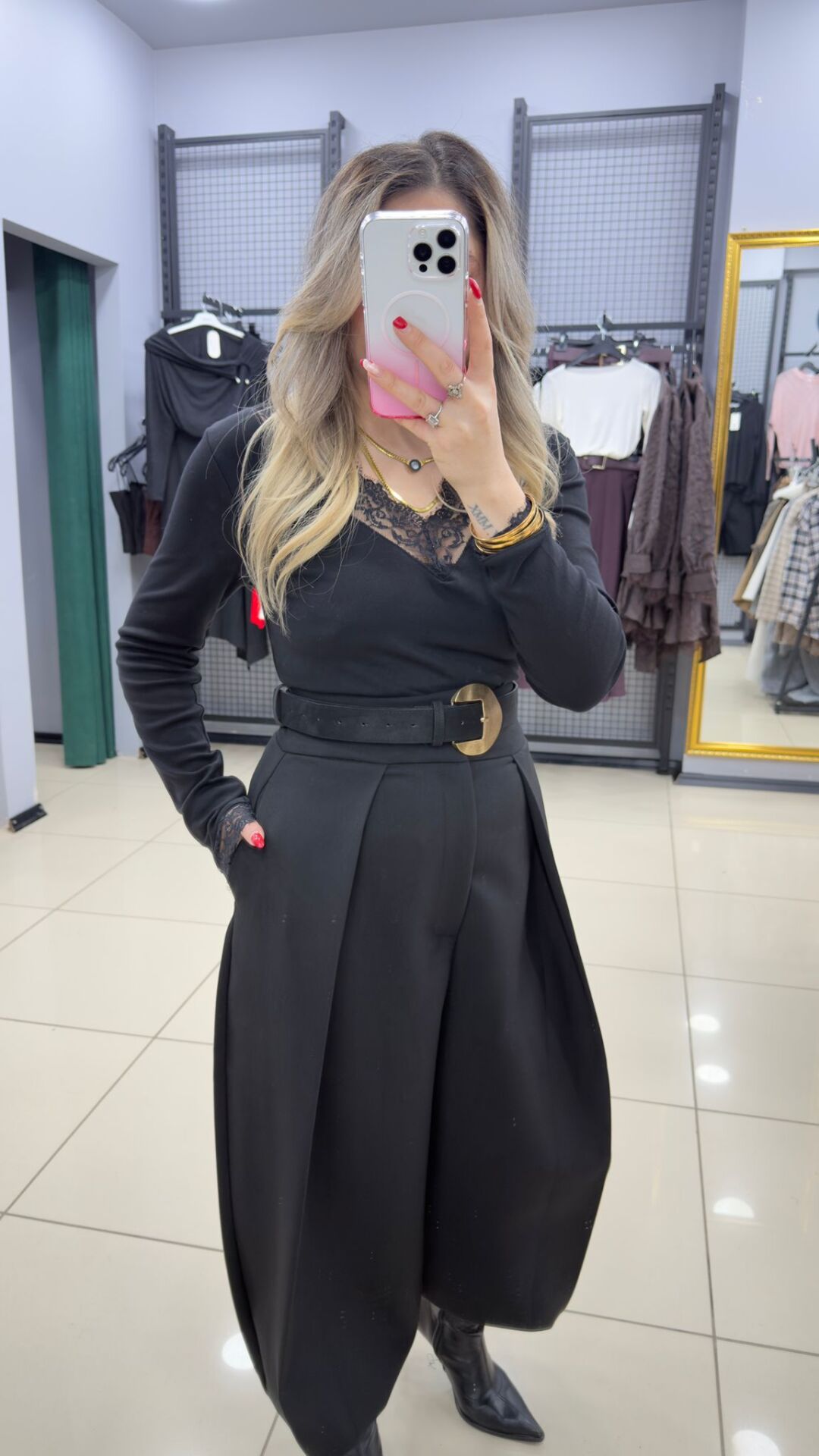 Dantel Detaylı Kaşmir Bluz-SİYAH