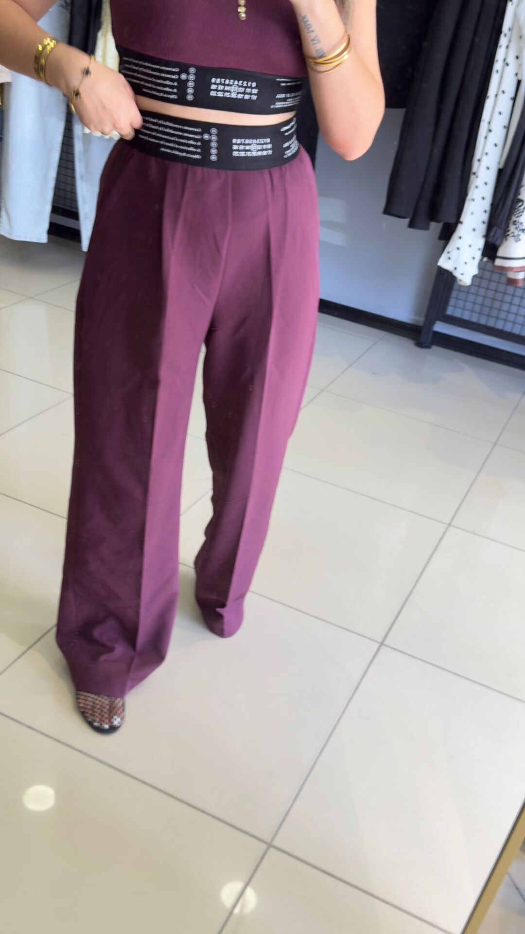 Belden Lastıklı Yazı Detaylı Tasarım Pantolon