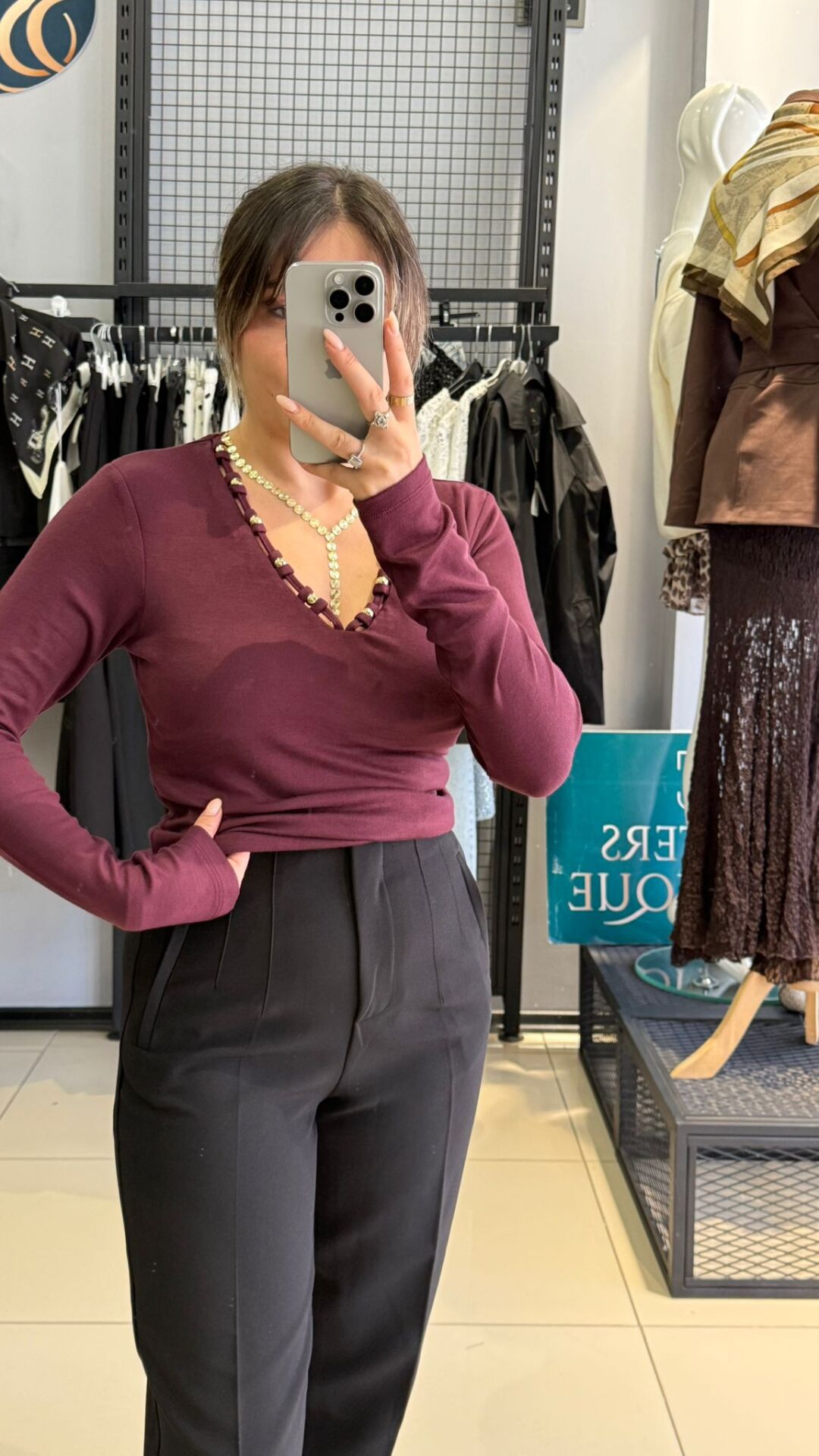 V Yaka Detaylı Bluz -BORDO