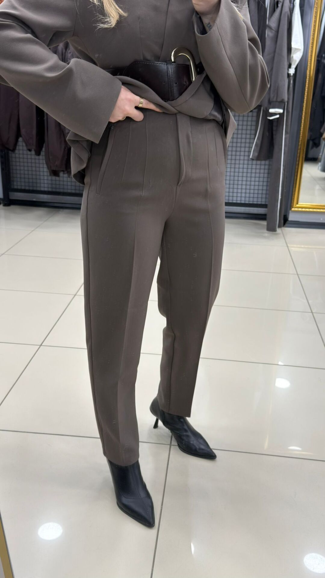 Marka Model  Yüksek Bel Kumaş Pantolon