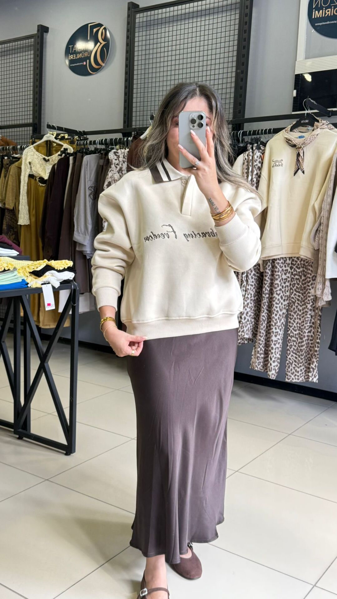 Polo Yaka Çizgili Baskı Detaylı Sweatshırt