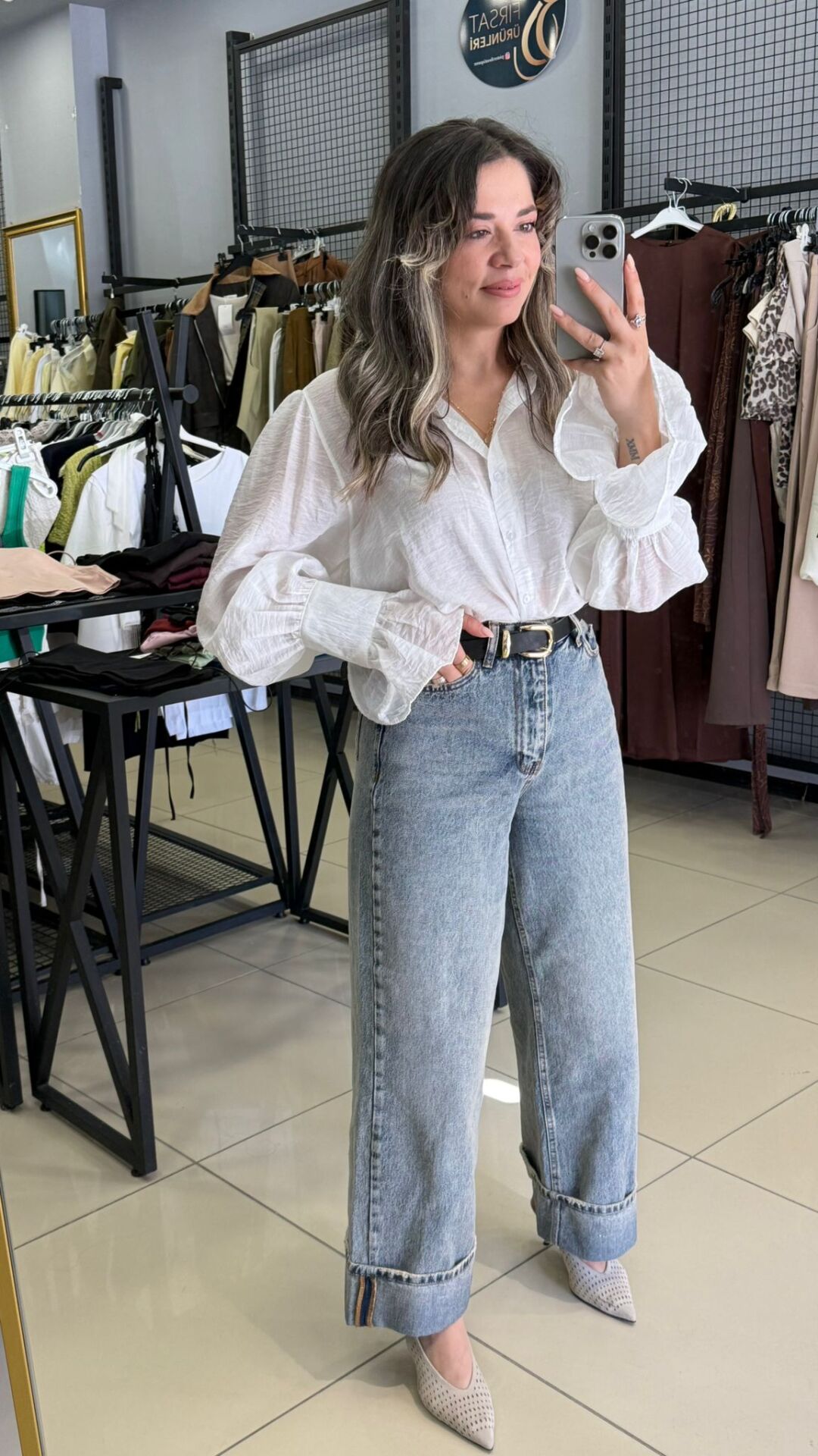 Paçası Katlı Tasarım Jean