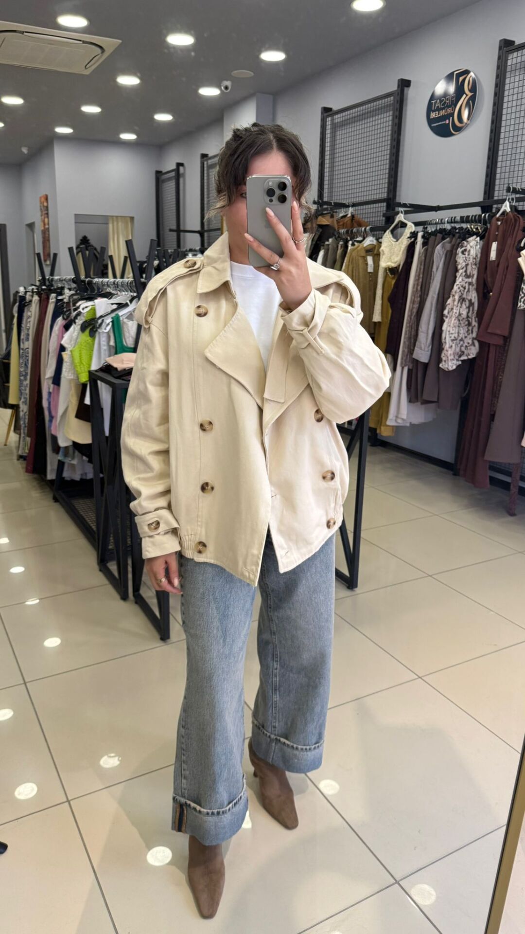 Çıkarılabilir Kürk detaylı Tasarım Trenç