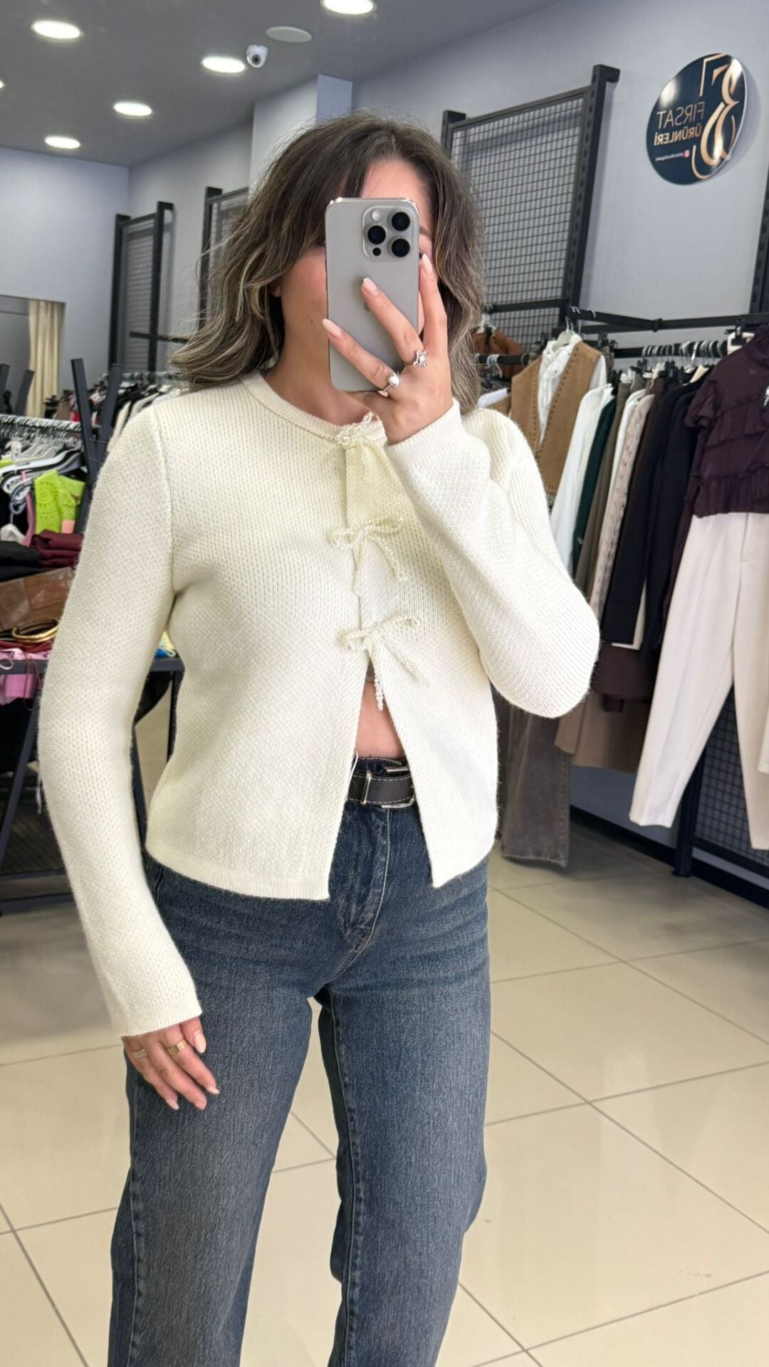 Dilvin Fiyonk Detaylı Hırka-BEYAZ