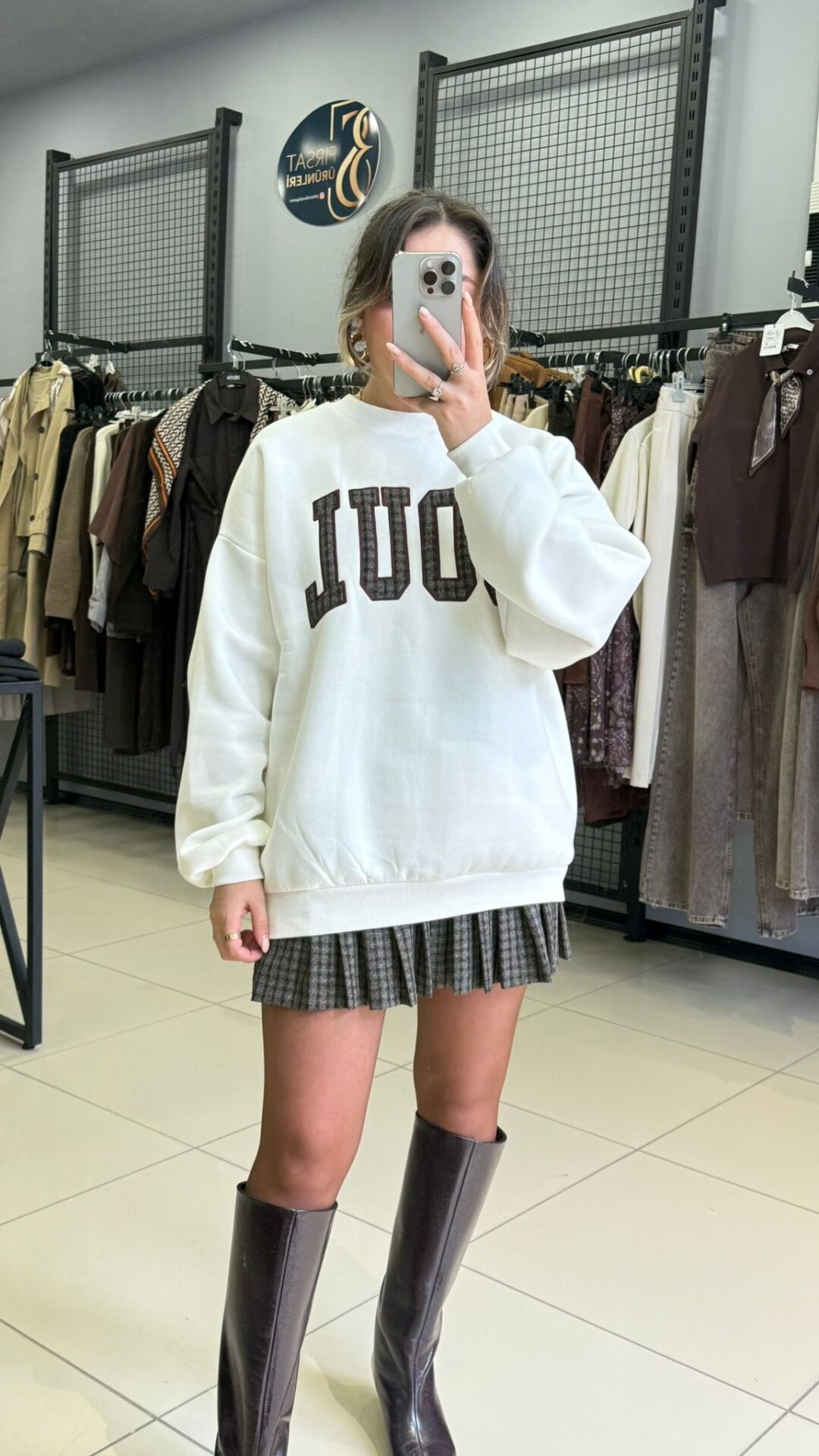 İçi Şardonlu İşlemeli Sweat