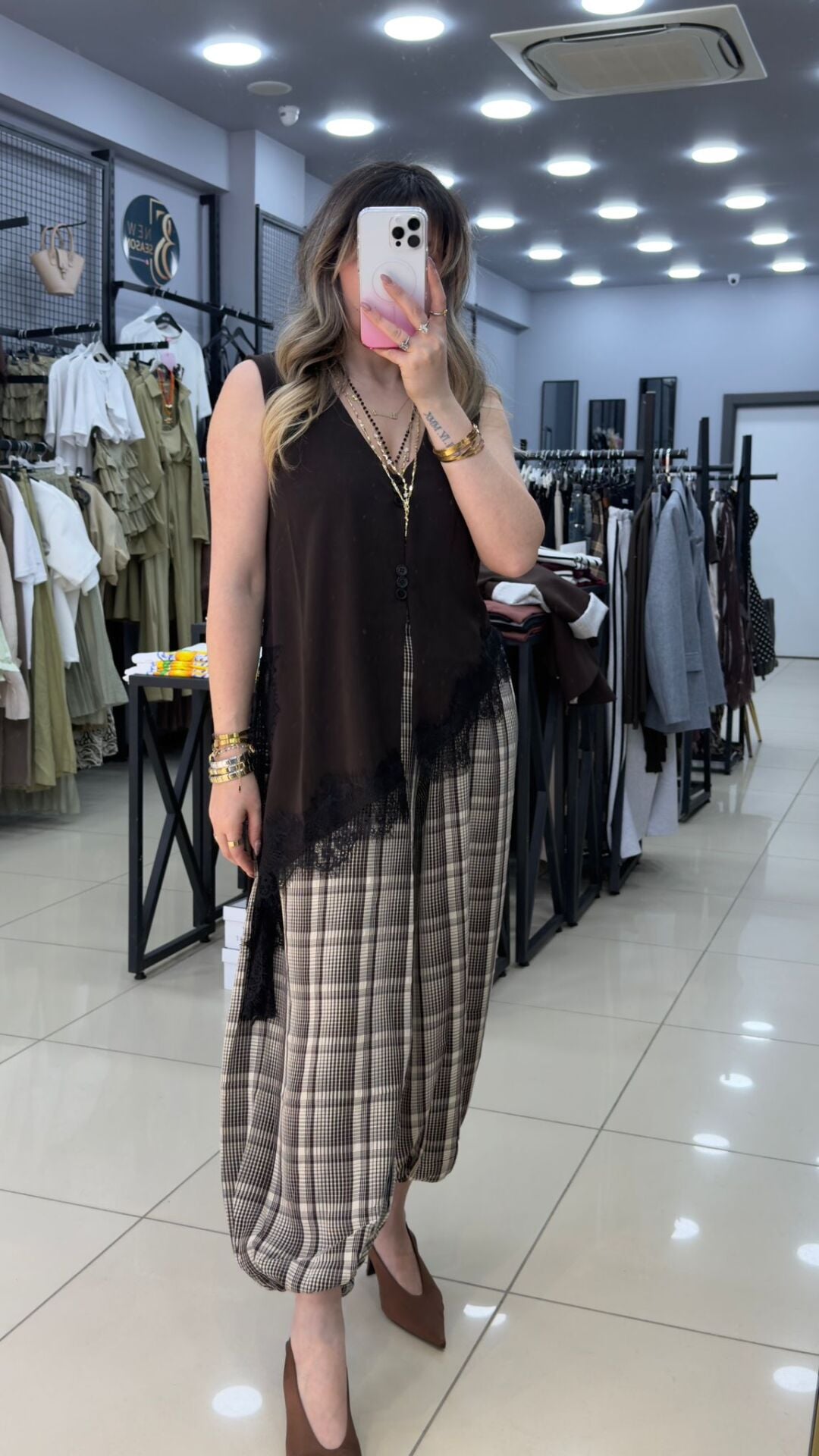 Dantel Detaylı Tasarım Yelek