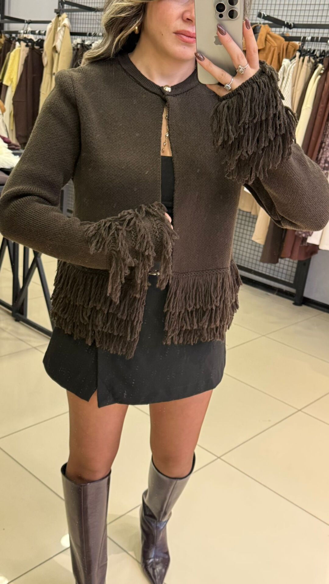 Dilvin Acı Kahve Püsküllü Hırka