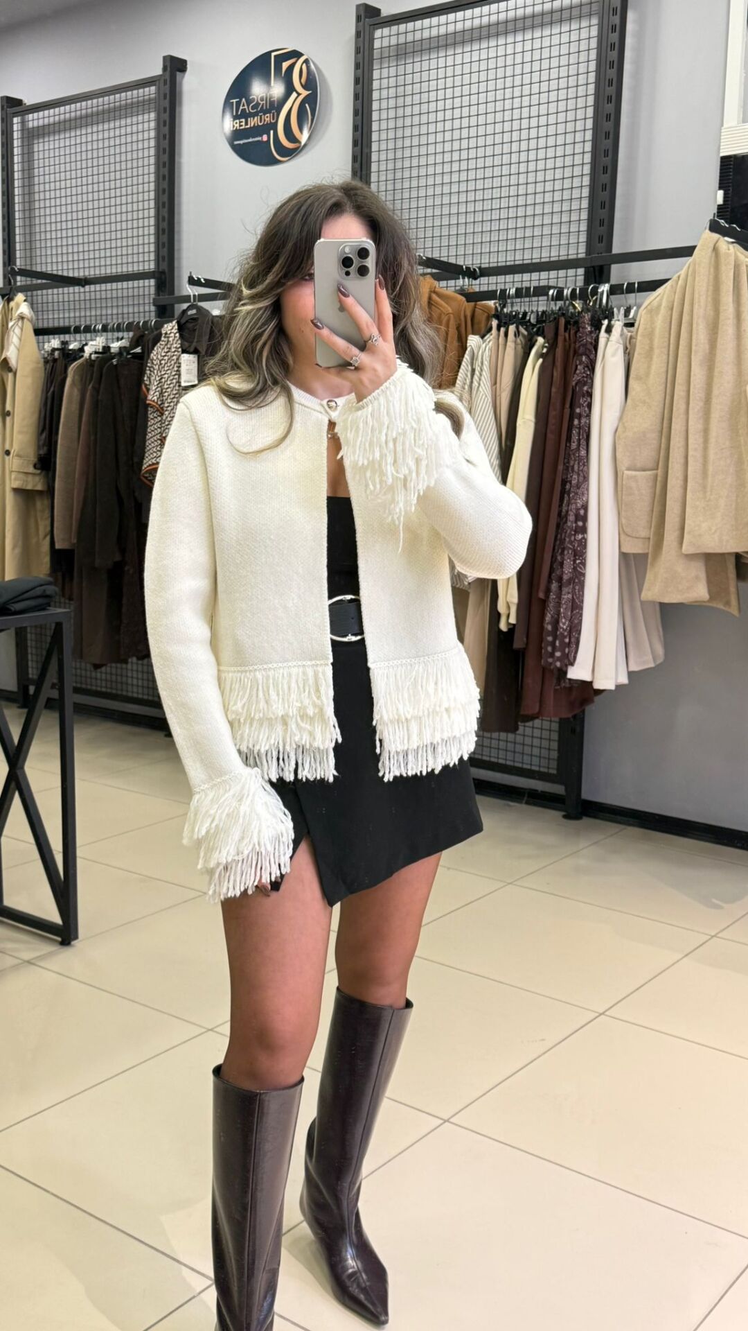 Dİlvin Marka Püsküllü Hırka