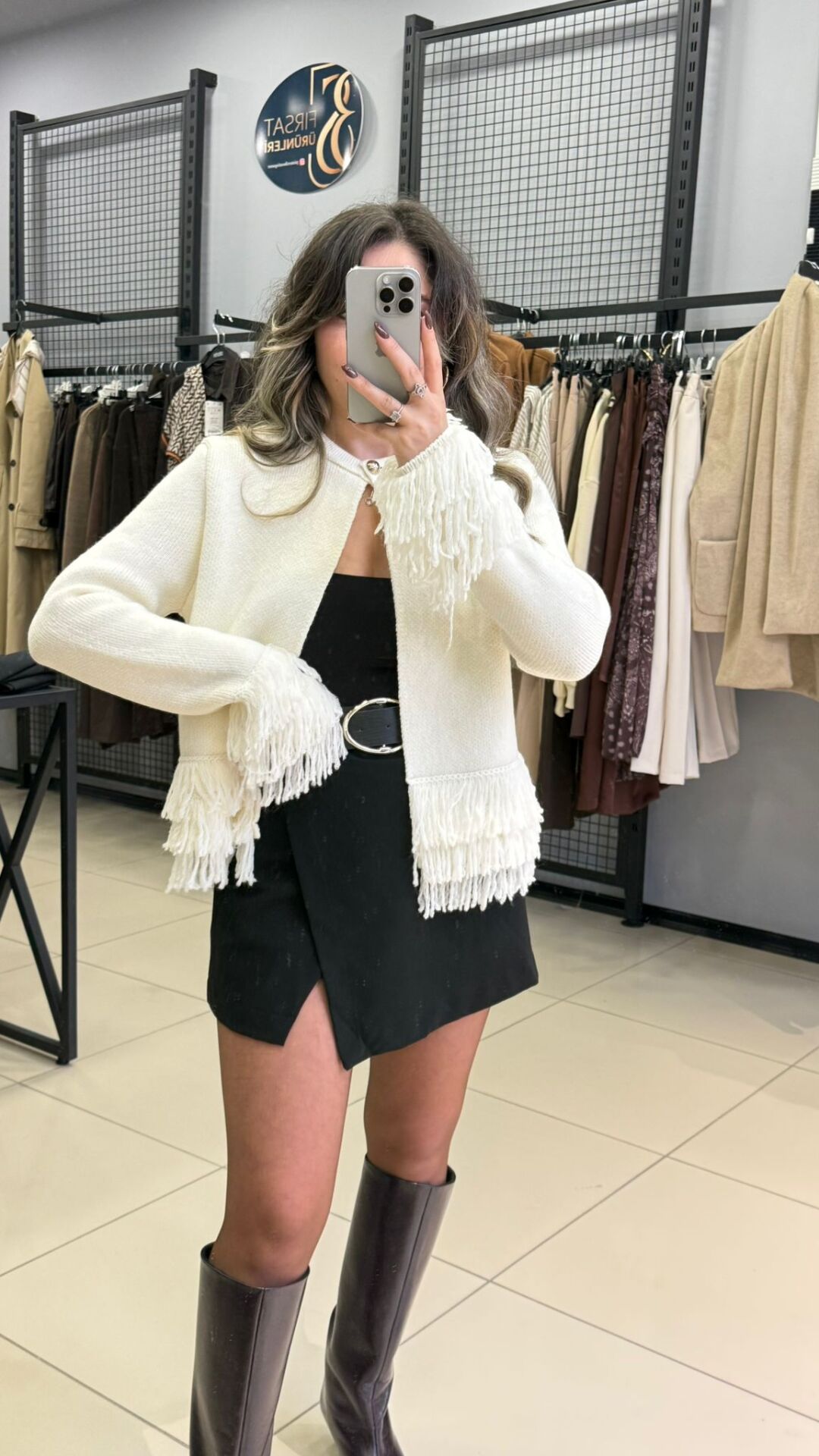 Dİlvin Marka Püsküllü Hırka