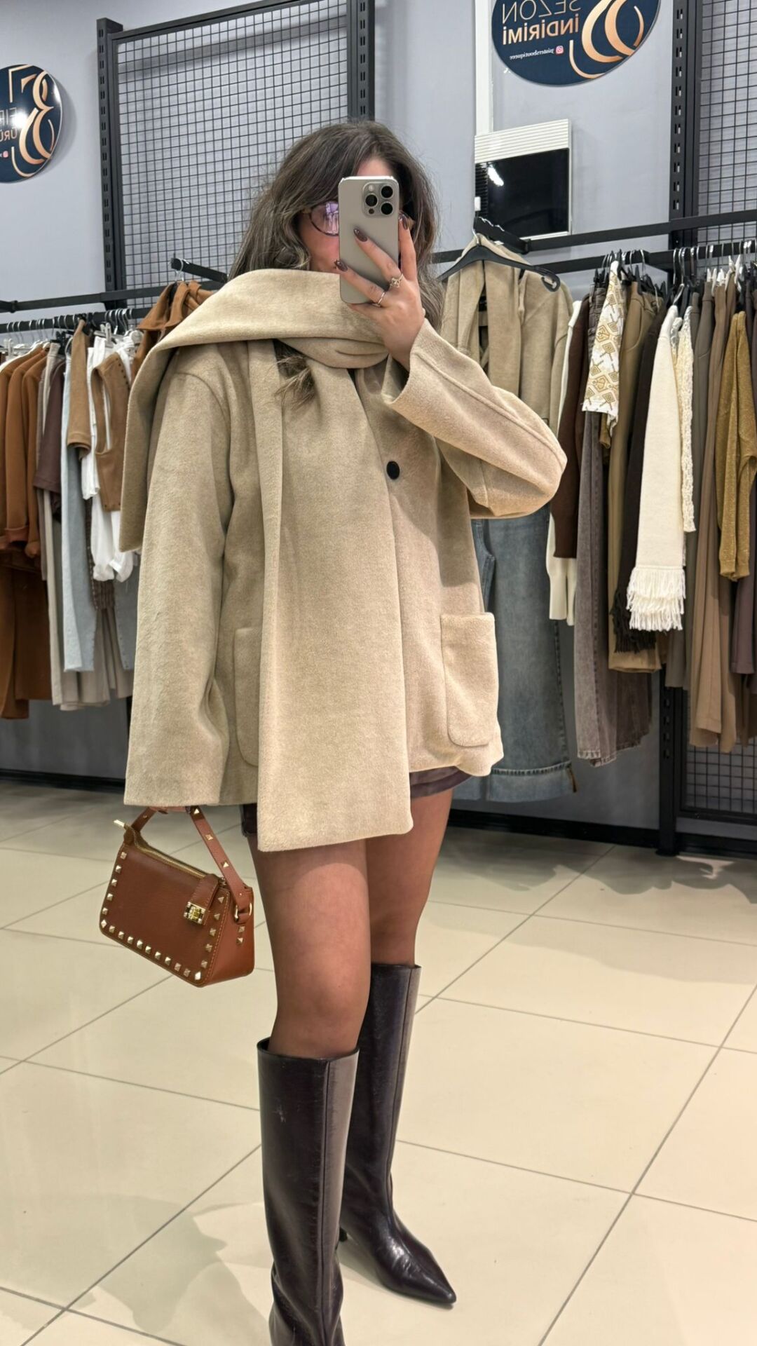 Kendinden Atkı Detaylı Ceket